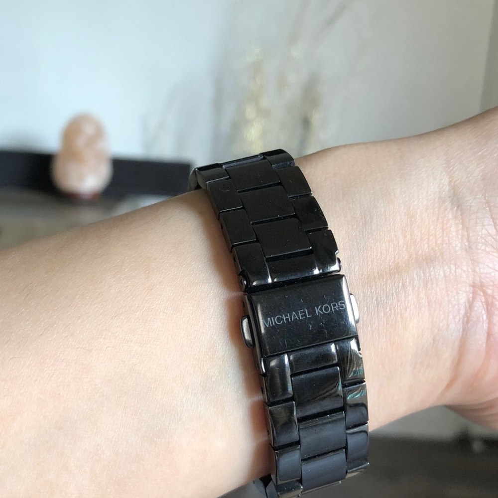 Michael Kors Black Watch - Picture 4 of 5